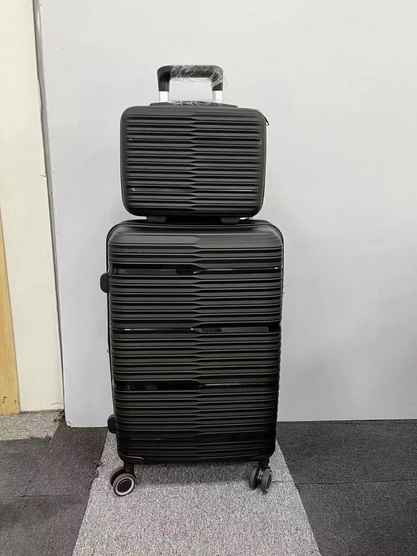 Carry On PP Material Luggage Set Multicolor Shockproof For Outdoor