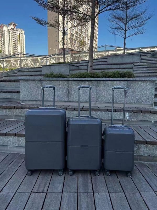 PP Material Luggage Set Hot Sell Customize Logo Hardshell Lightweight Suitcase Luggage High Capacity