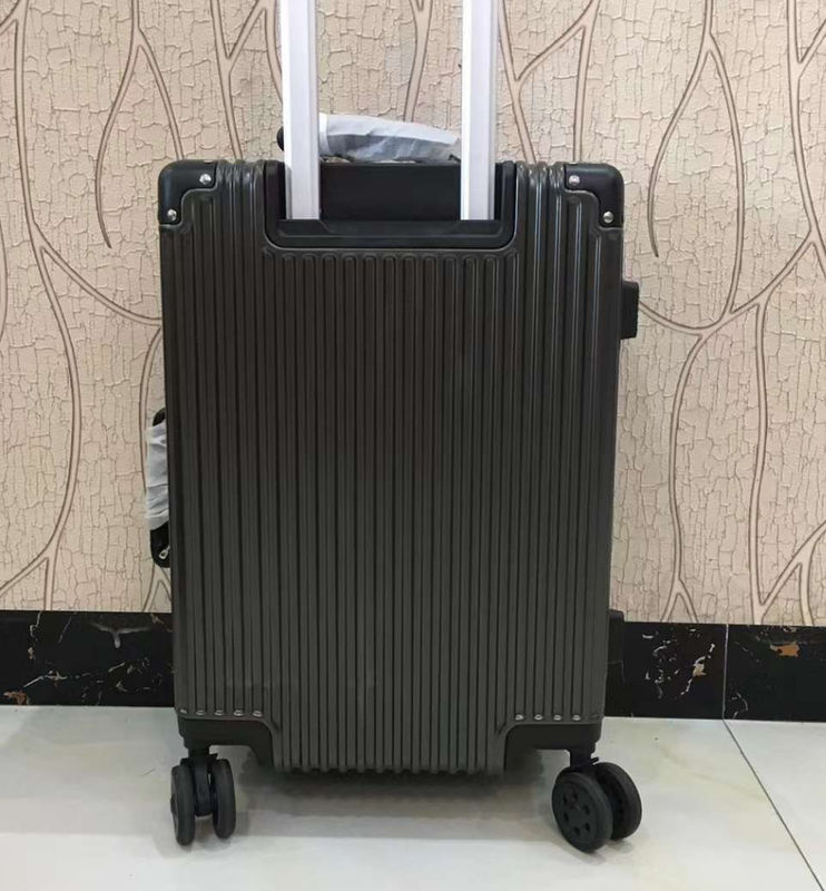 High Quality Spinner Suitcase Luggage Made In China PC+ABS Luggage With Cup Holder
