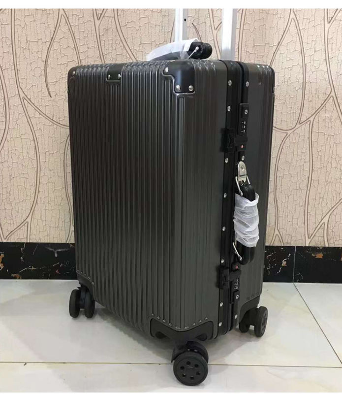 High Quality Spinner Suitcase Luggage Made In China PC+ABS Luggage With Cup Holder