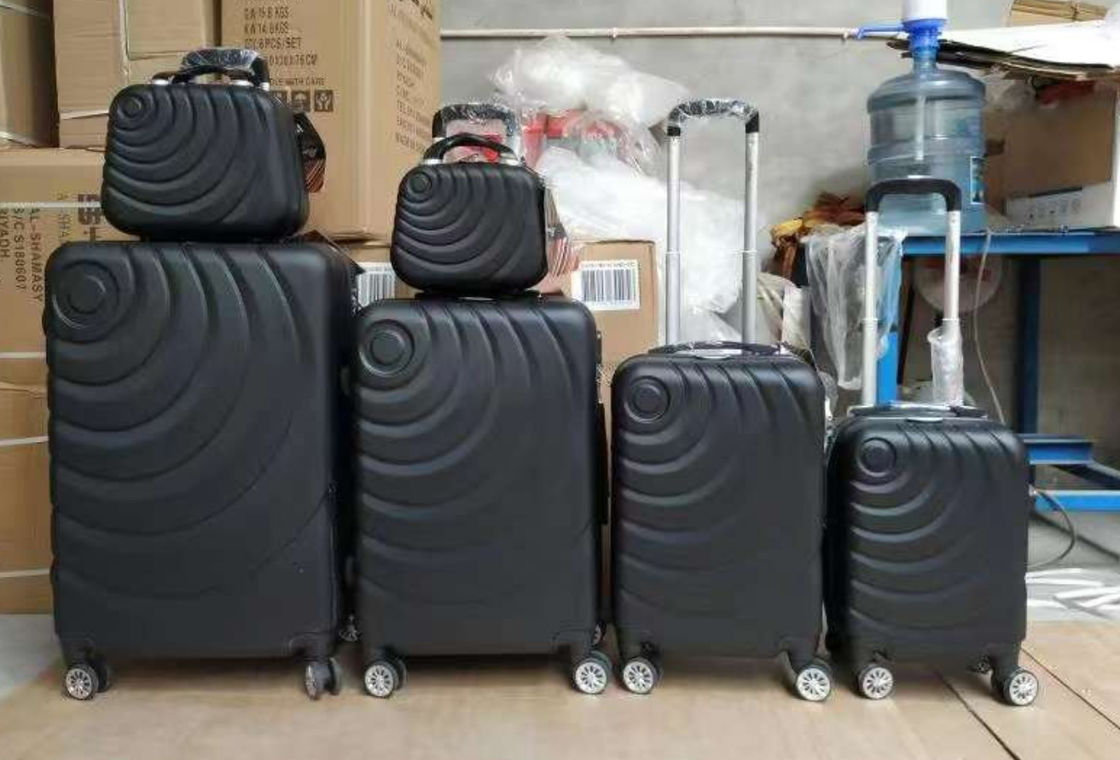 Hot Selling Password Unlock Silent Metallic PC Travel Luggage Set For Outdoor