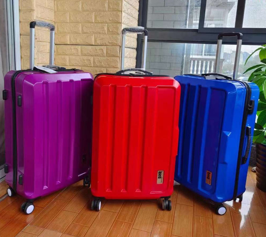 Customized Soft Handle Wear-Resistant ABS PC Travelling Luggage Trolley Suitcase Business Luggages Set With Lock
