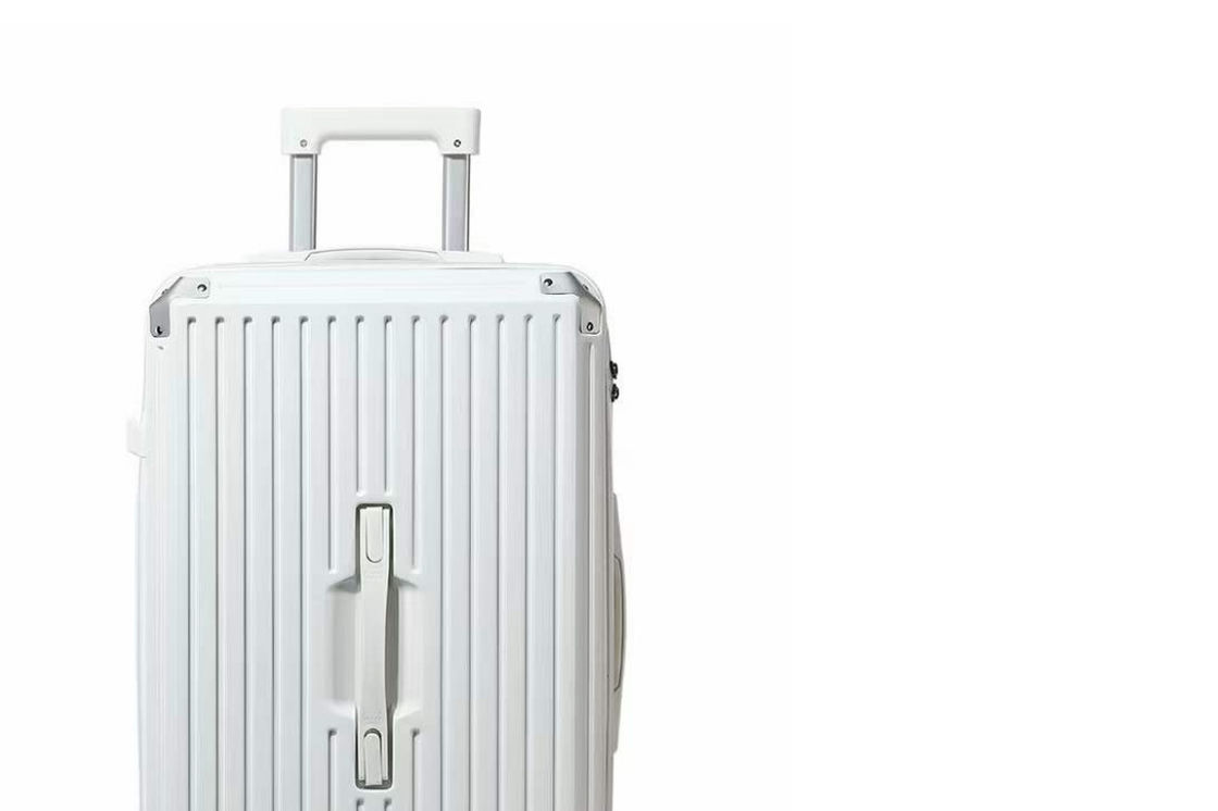New Design Factory Wholesale Large Capacity Suitcase Carry On Luggage PC ABS Hard Shell Spinner Wheels Combination Lock
