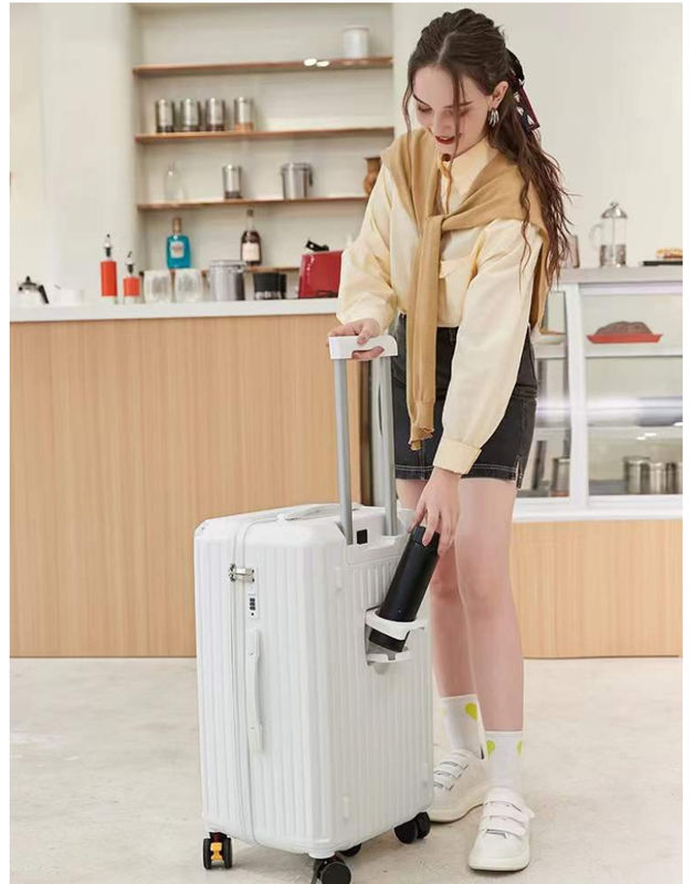 New Design Factory Wholesale Large Capacity Suitcase Carry On Luggage PC ABS Hard Shell Spinner Wheels Combination Lock