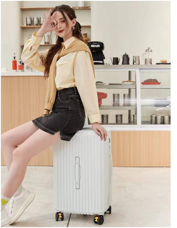 New Design Factory Wholesale Large Capacity Suitcase Carry On Luggage PC ABS Hard Shell Spinner Wheels Combination Lock